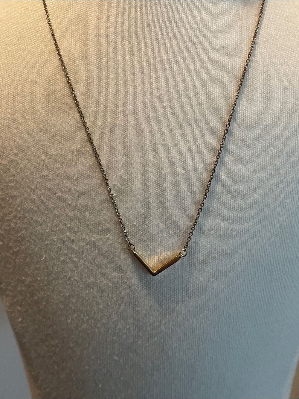 Minimal V-Shaped Gold Pendant Necklace